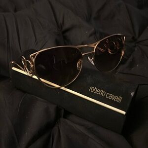 Roberto Cavalli Sunglasses with authentic case